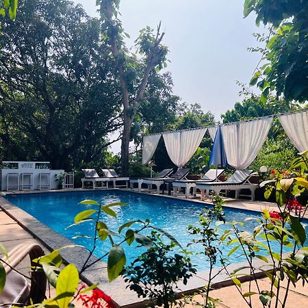 Aaria Hills Hotel Арамбол Екстериор снимка