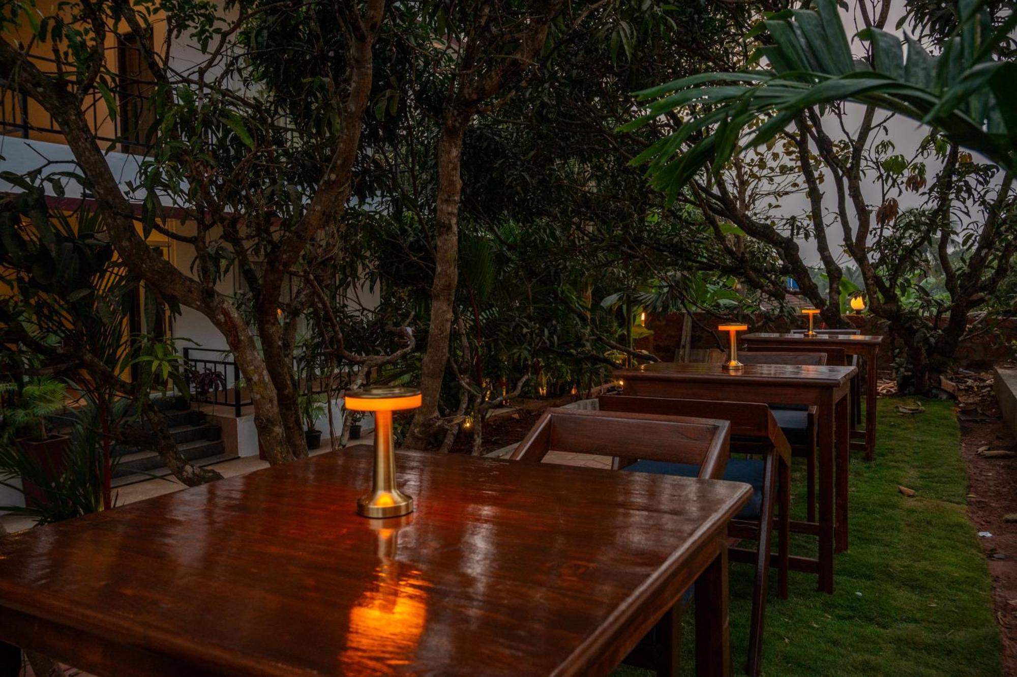 Aaria Hills Hotel Арамбол Екстериор снимка