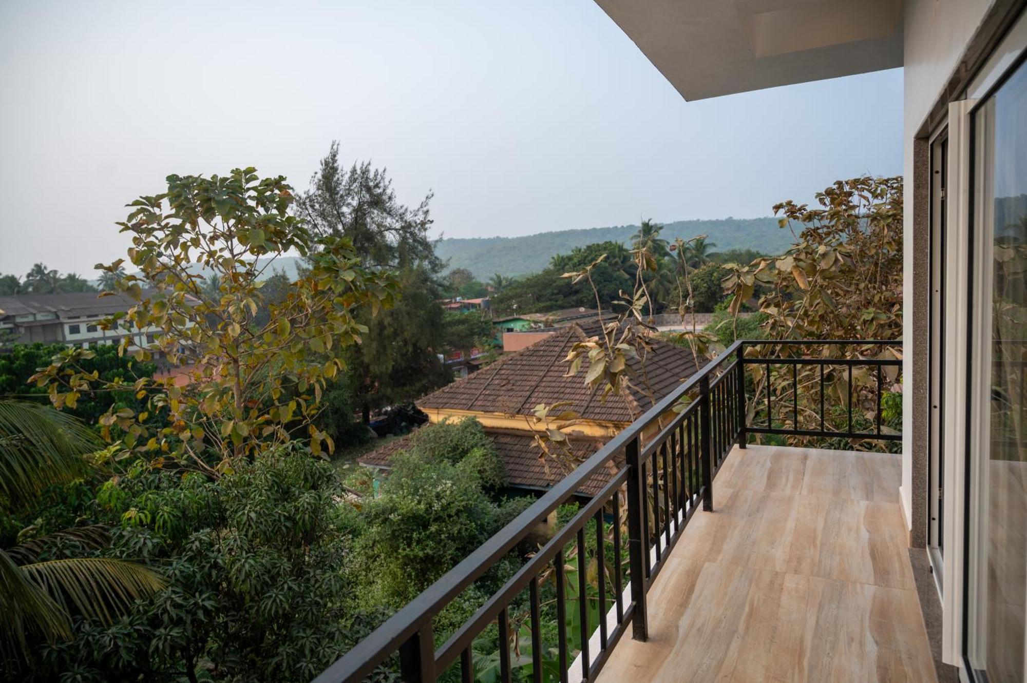 Aaria Hills Hotel Арамбол Екстериор снимка