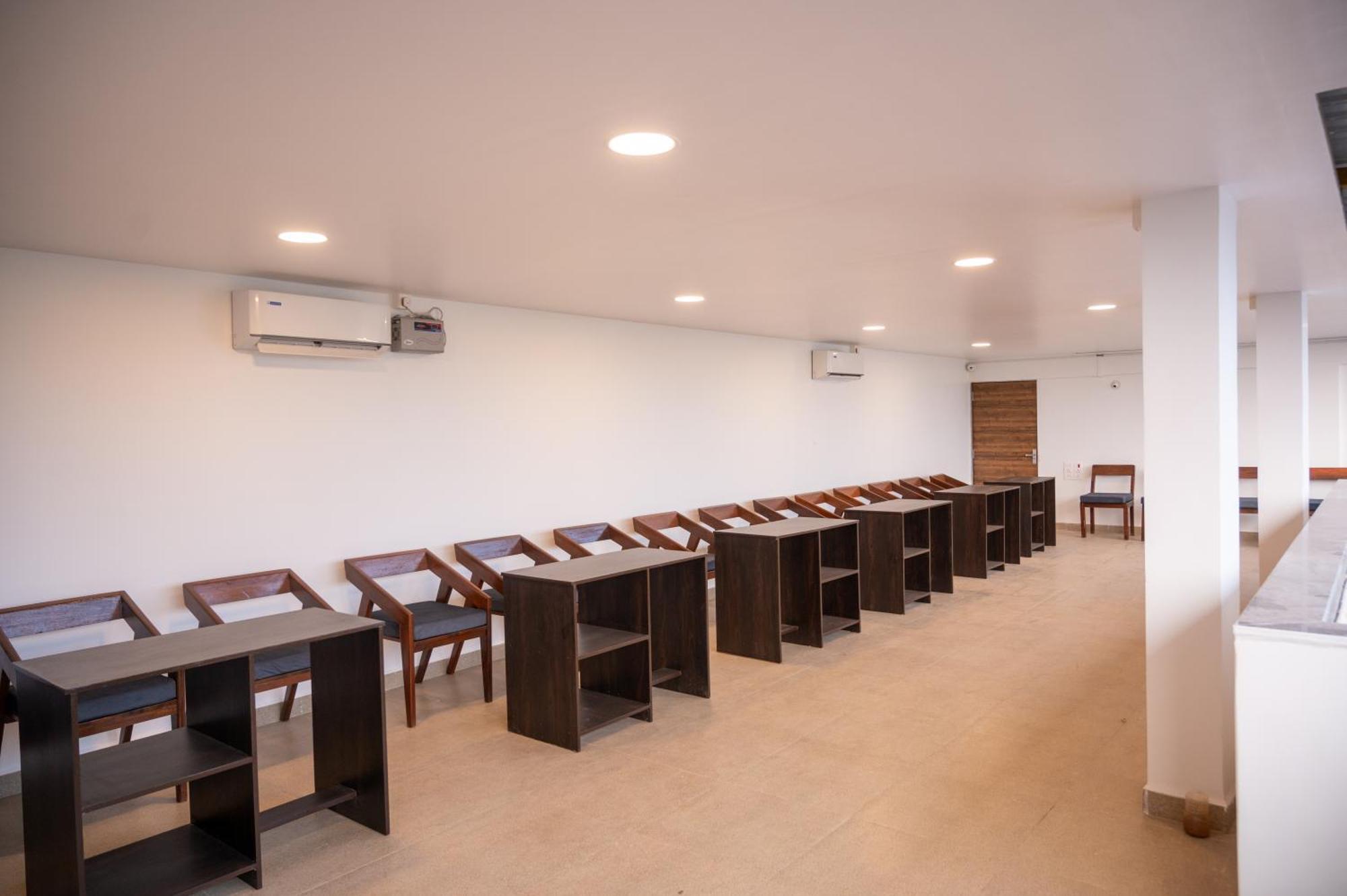 Aaria Hills Hotel Арамбол Екстериор снимка