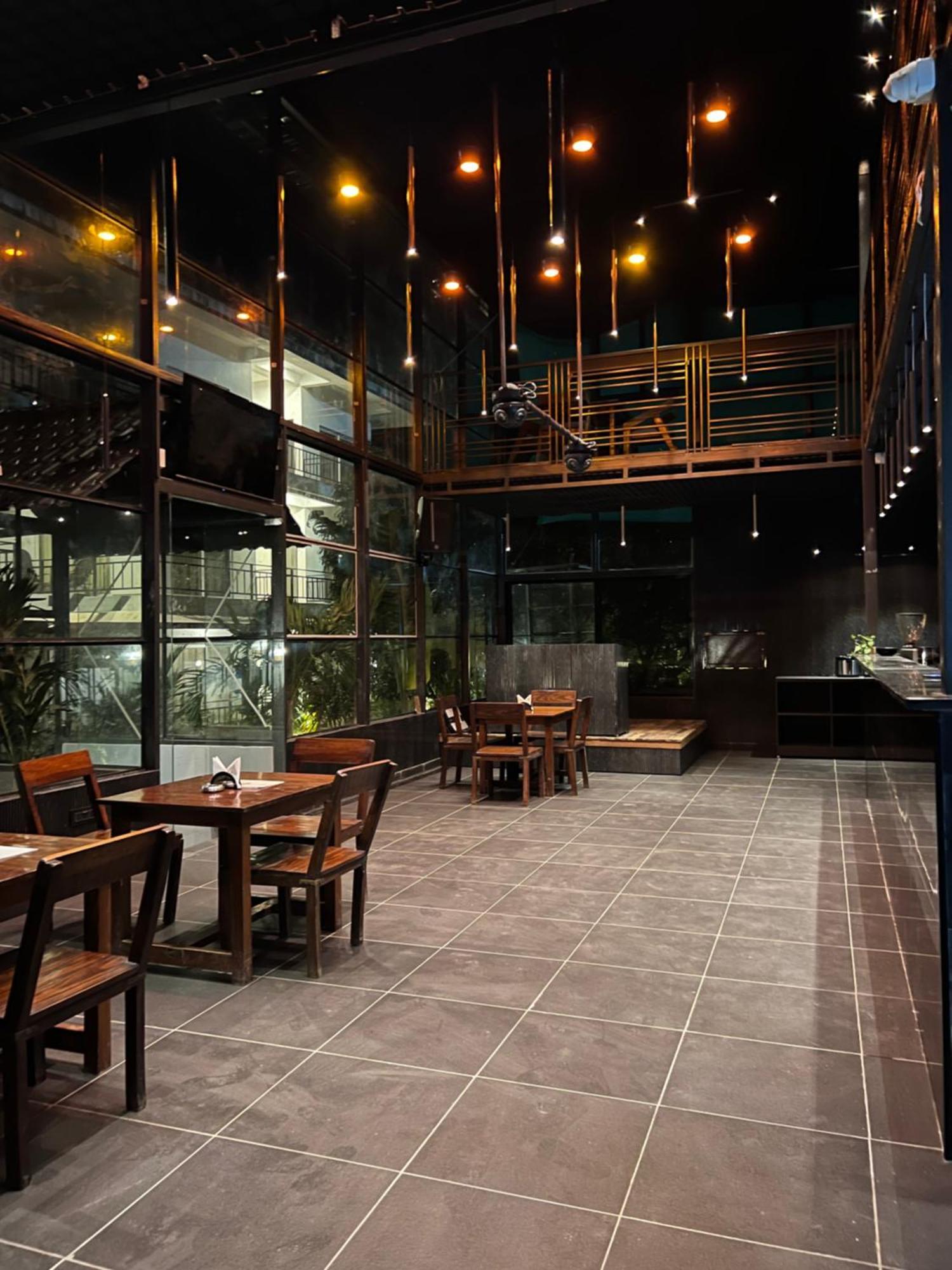 Aaria Hills Hotel Арамбол Екстериор снимка